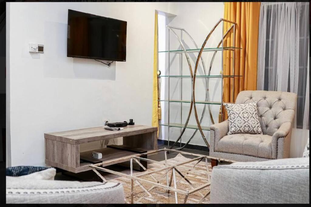 Cozy Penthouse ,Accra Ghana Owuraman エクステリア 写真